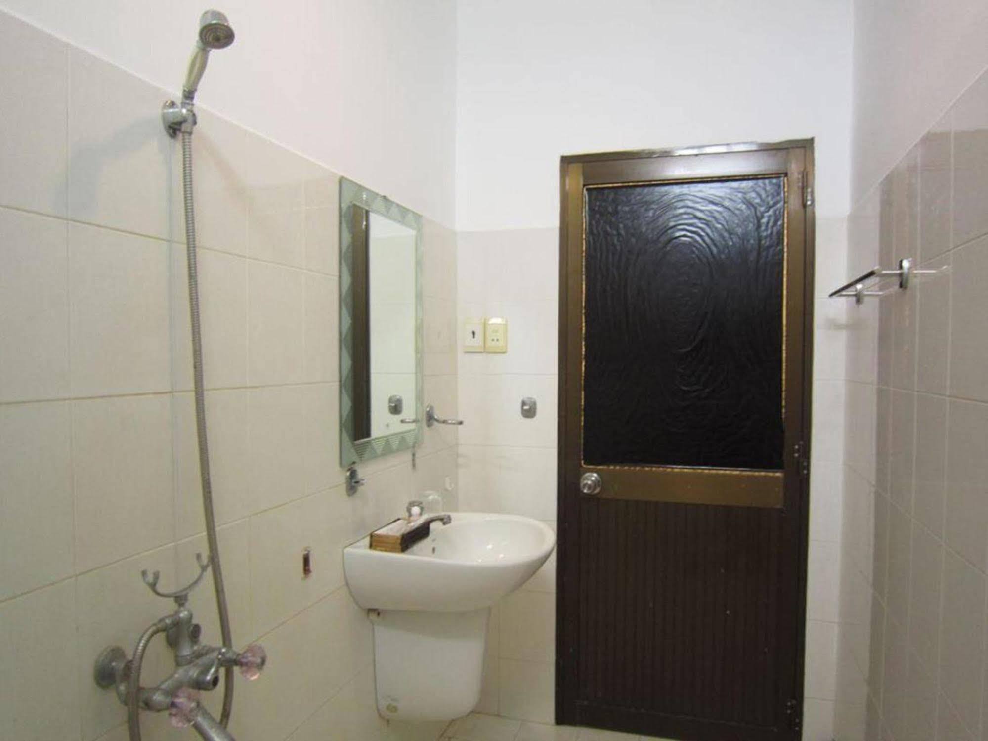 Hotel Reddoorz @ Pham Ngu Lao Street 3 Thành Pho Ho Chí Minh Esterno foto
